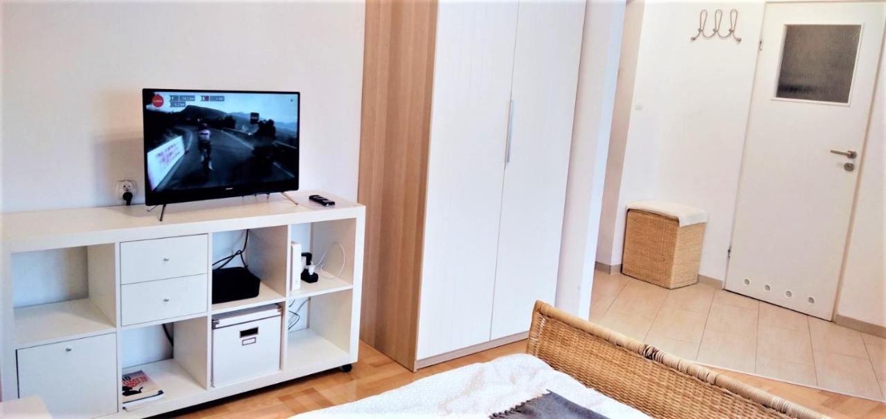 Apartament Hallera Square Warsaw 27M2 Bagian luar foto